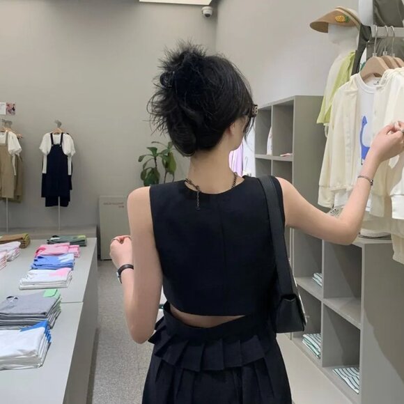 ❌SOLD❌ Button Vest Top - Picture 4 of 5